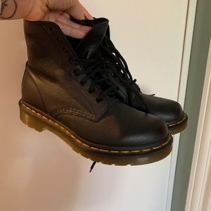 Dr. Martens pascal size 6